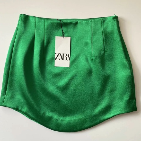 ZARA Green SATIN EFFECT MINI SKIRT - Picture 9 of 9